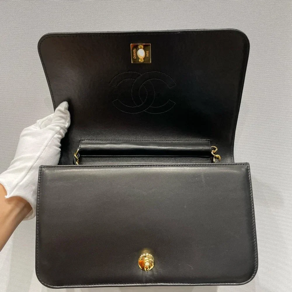 CHANEL Vintage Full Flap WOC Gold Hardware Black Lamp Leather - Picture 9 of 16